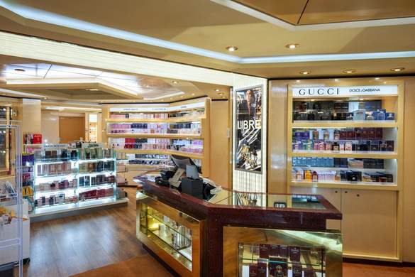 MSC Cruises MSC Fantasia Shopping - Credit - Ivan Sarfatti - MSC Rights 2.jpg